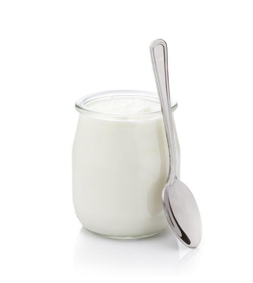1 wadah yogurt tawar alami (rendah lemak)